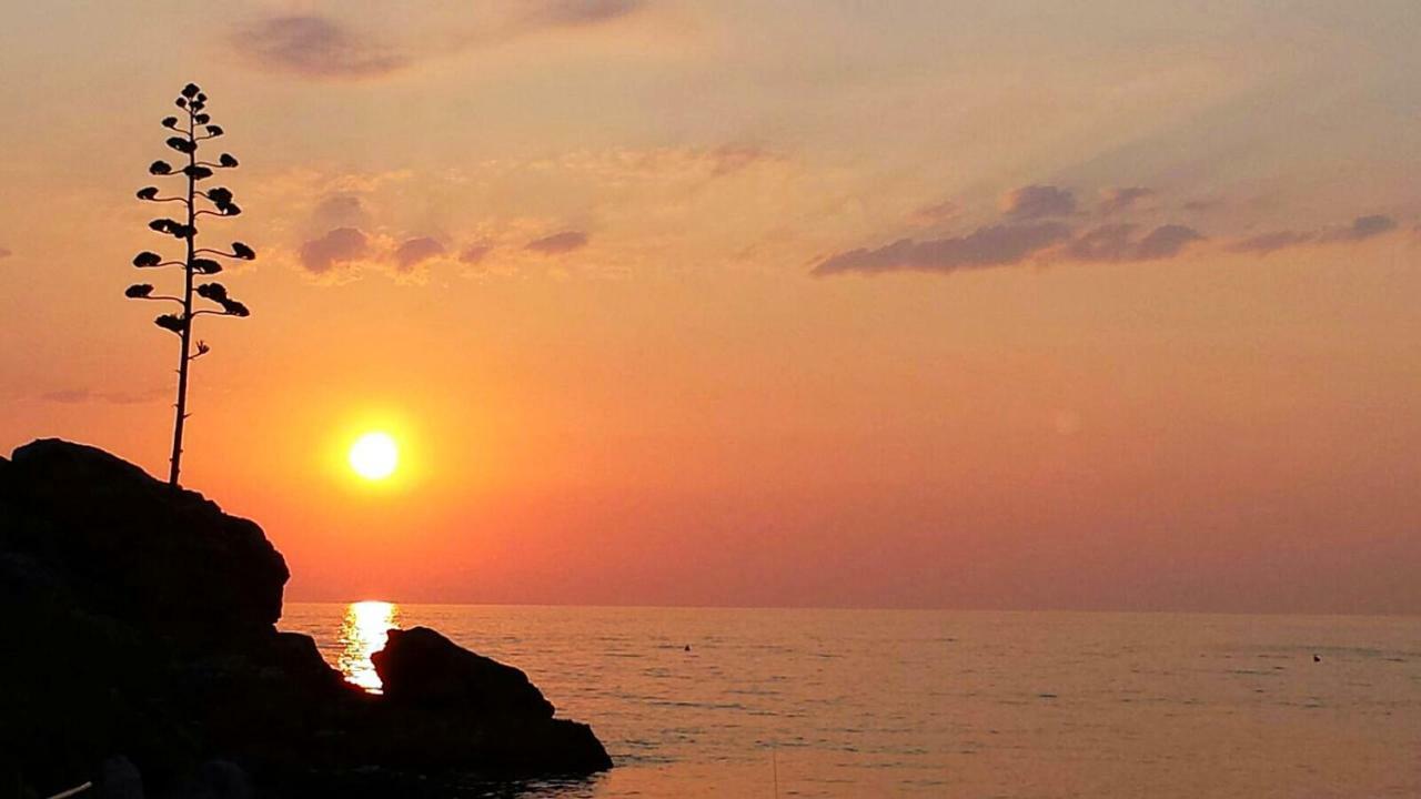 Villetta Ai Peri Nisporto Zewnętrze zdjęcie